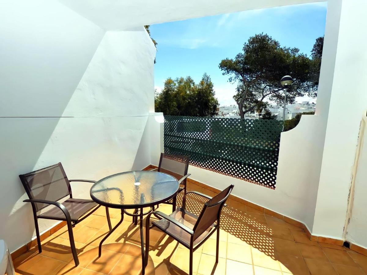 Apartamento Junto Al Mar Piscina Solo Familias Conil De La Frontera Exterior photo